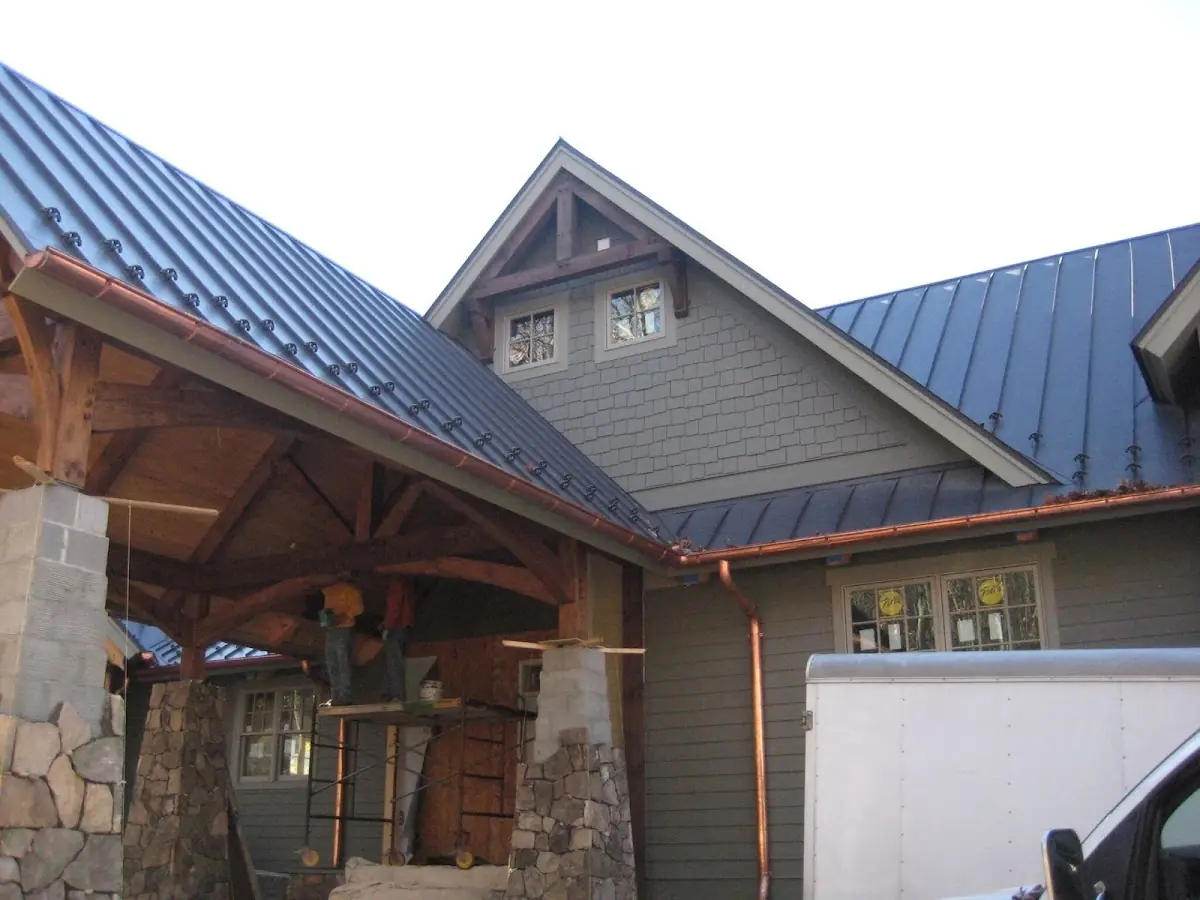 Craftsman Roofing team delivering quality roofing work in Pontiac